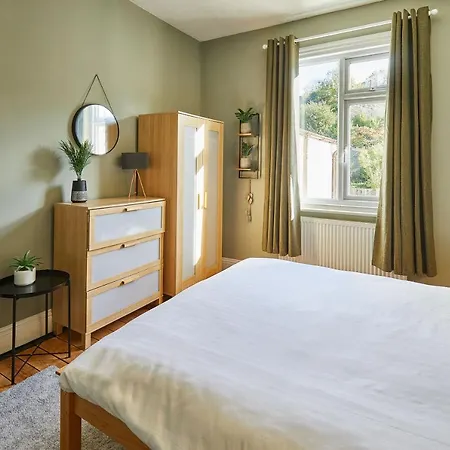 Host & - High Street Skelton (North Yorkshire)